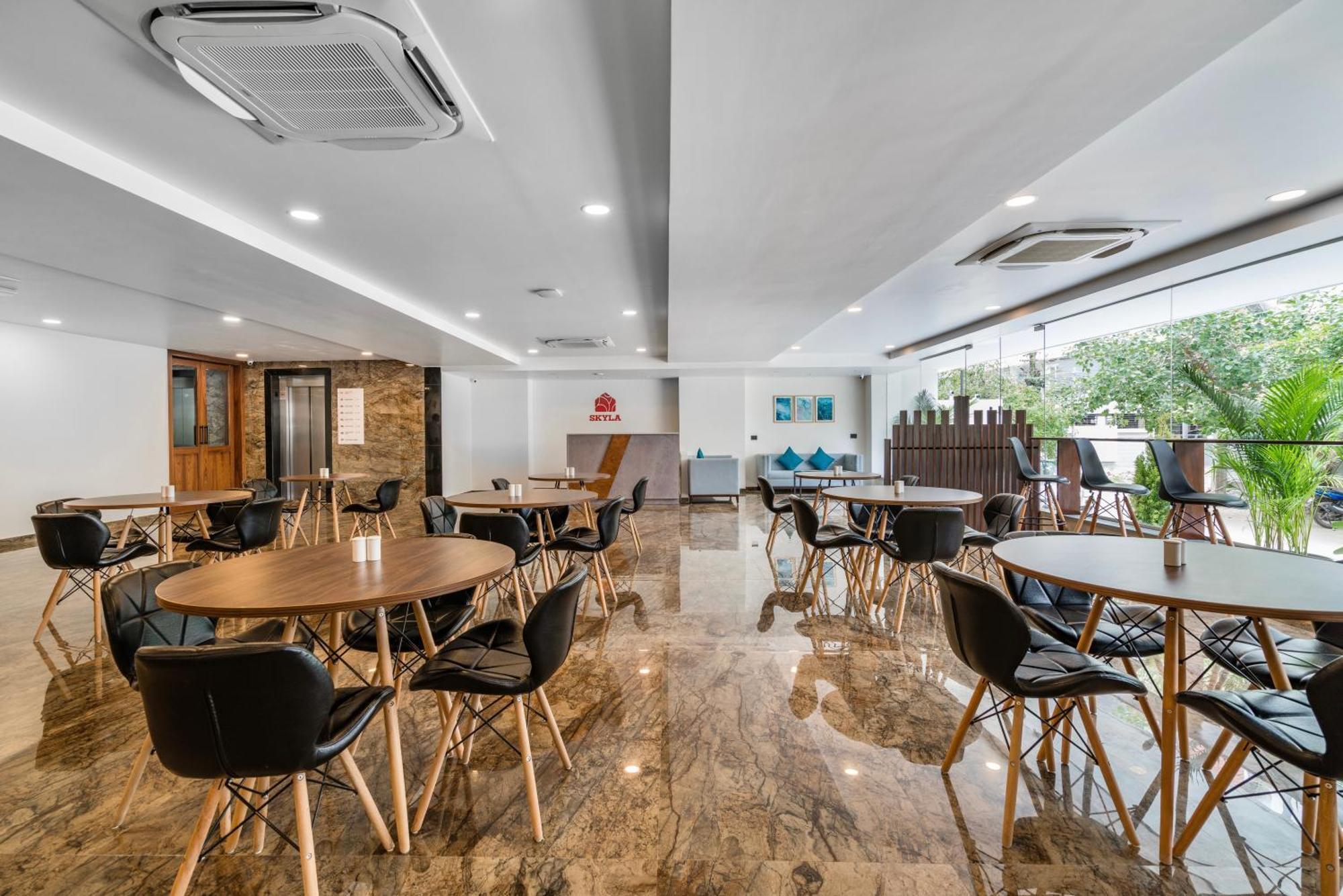 Skyla Studios & Suites - Hitech City Hyderabad Esterno foto
